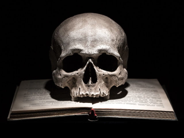 How To Write A Spine-Chilling Horror Story